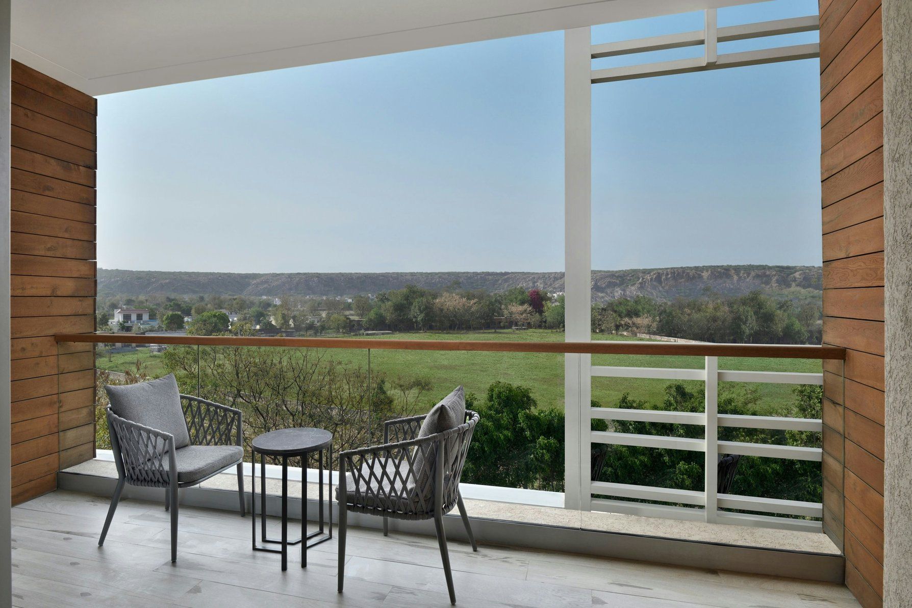Deluxe Guest room, 1 King, Balcony