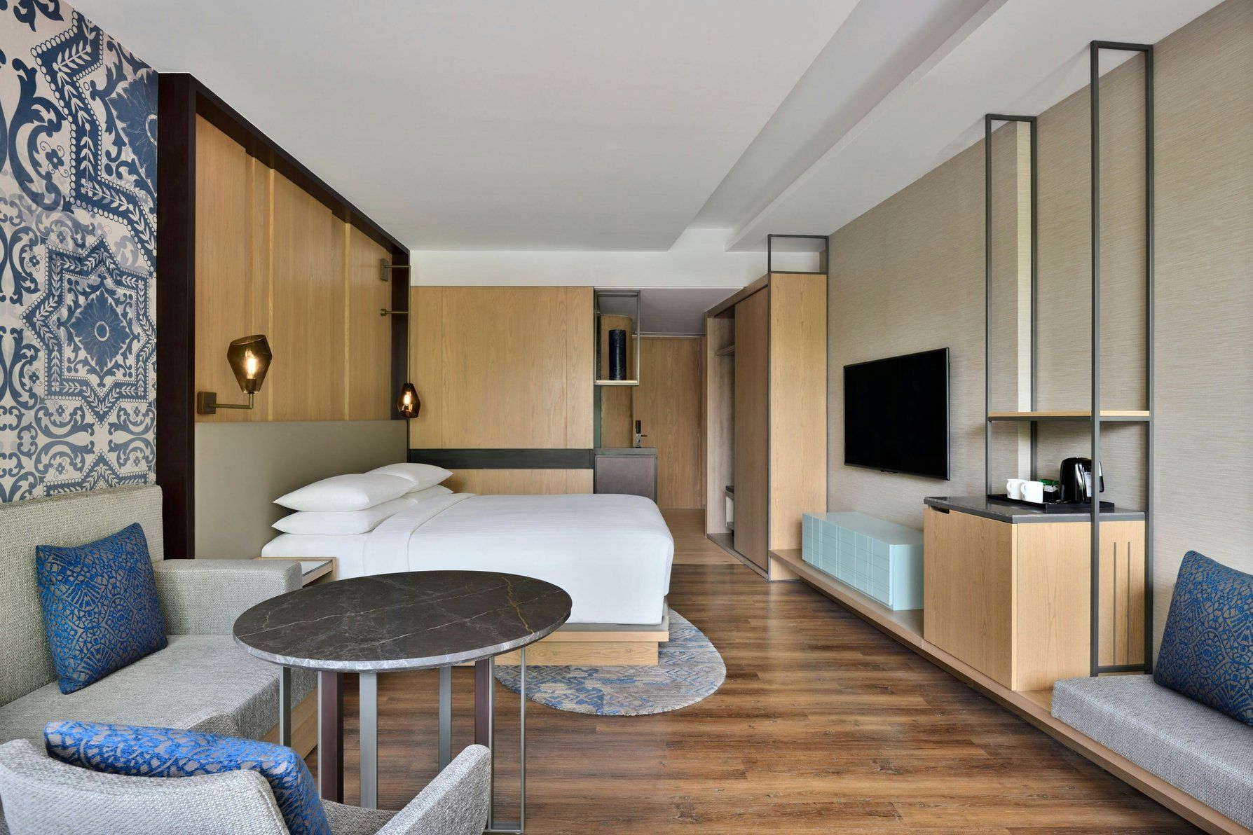 Premier Room with Sit-out, Guest room, 1 King, Garden view, Balcony