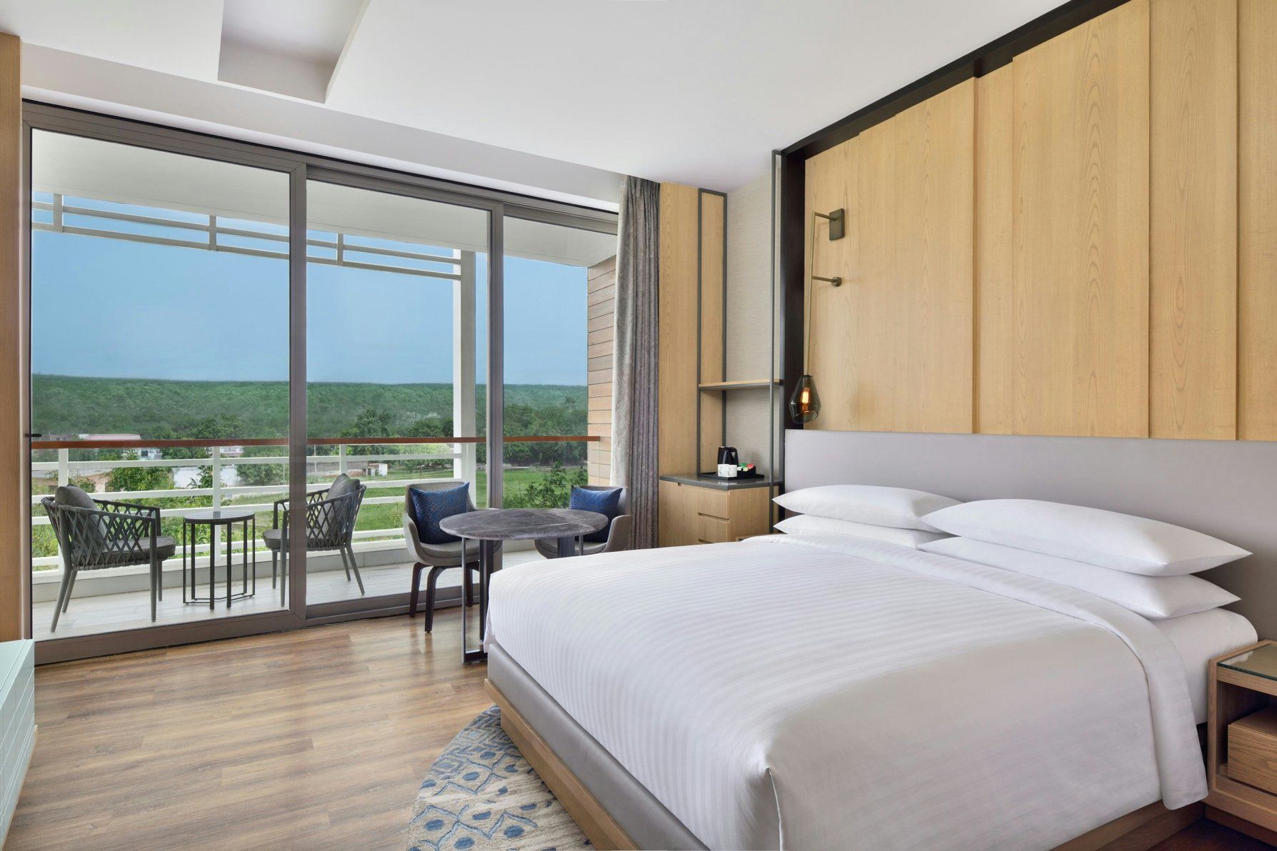 Studio Family Suite, Guest room, 1 King, Mountain view, Balcony