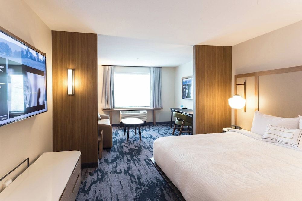 Suite, 1 Bedroom, River View (Mobility Accessible, Tub)