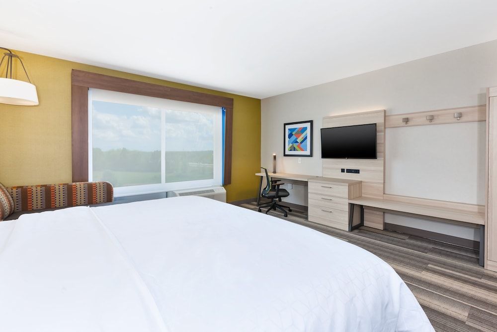 Standard Room, 1 King Bed (Leisure)