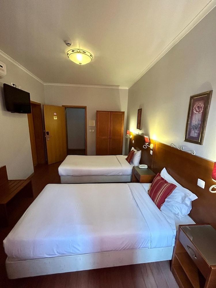 Grande Pensão Alcobia Twin Room