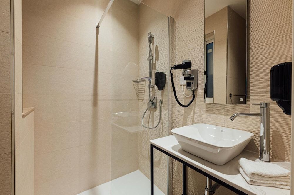 Ta' Tereza In Manwel Dimech Standard Twin Room, Annex Building 5