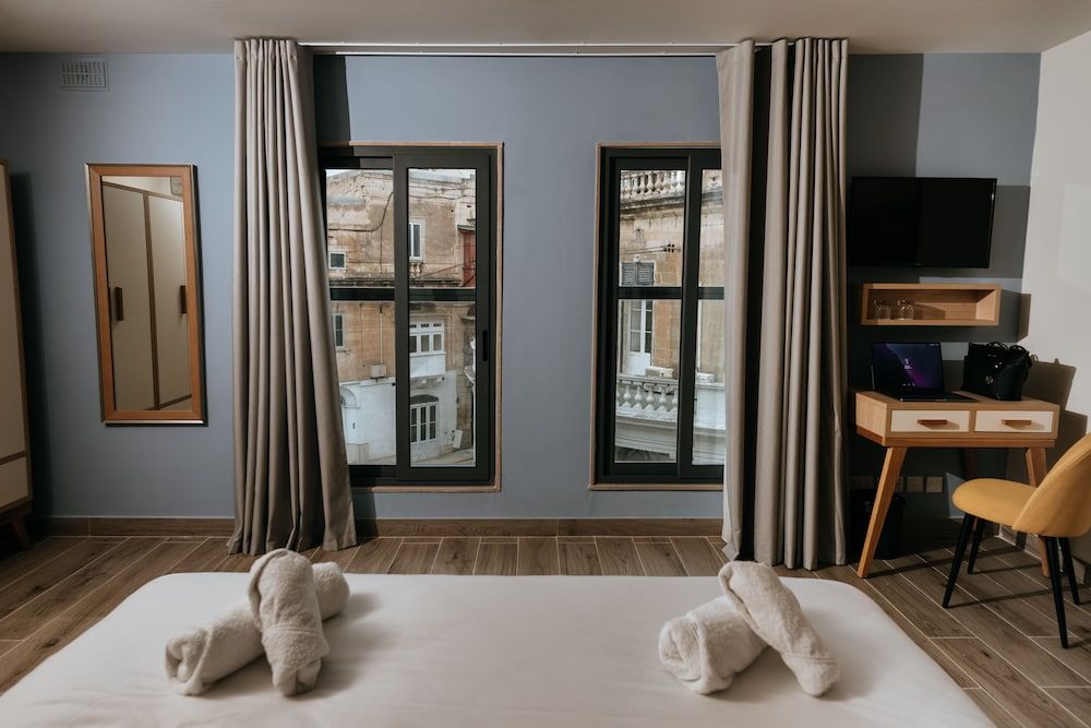 Ta' Tereza In Manwel Dimech Superior Double or Twin Room, City View 5