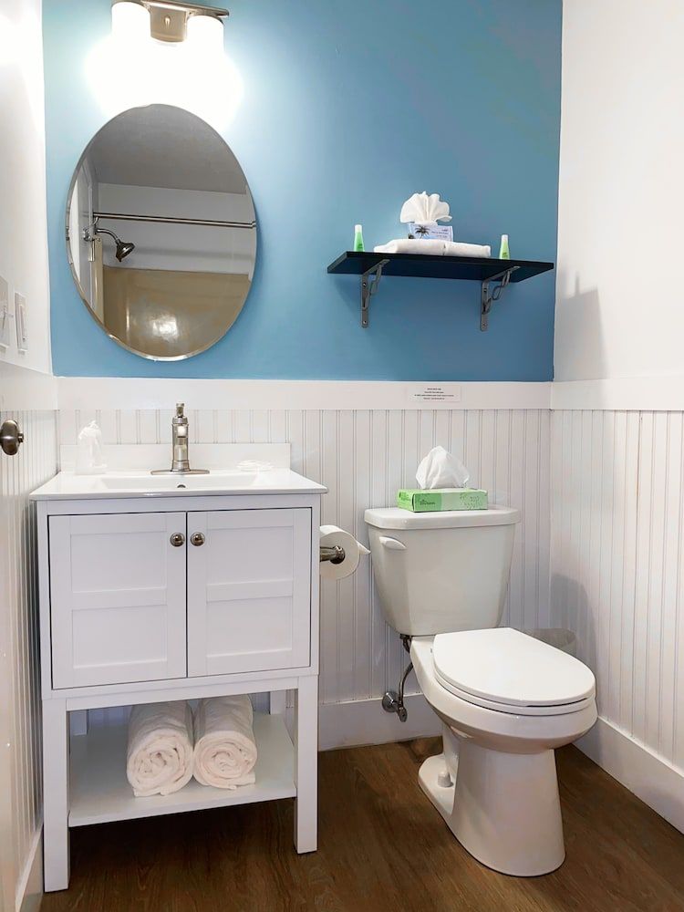 Lake Wentworth Inn Deluxe Room, 1 Queen Bed 3