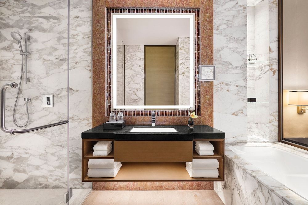 Sheraton Beijing Lize Hotel Room, 2 Double Beds, Non Smoking 5