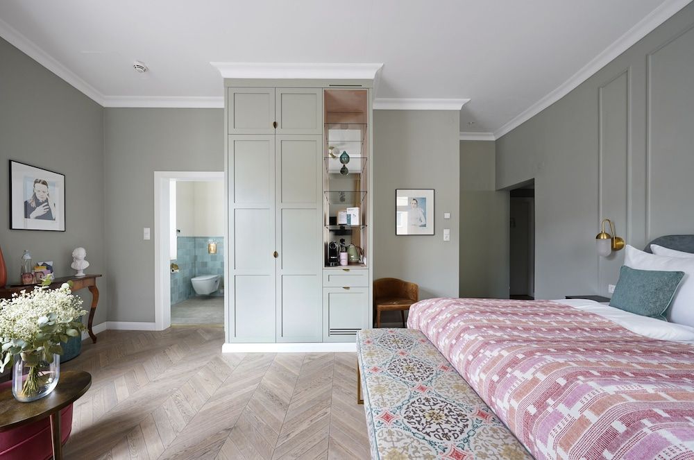 Numa Salzburg Mozart Large Room with Balcony 6