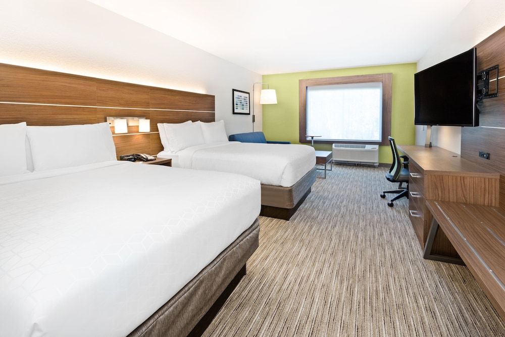 Suite, 2 Queen Beds, Accessible (Mobility, Accessible Tub)