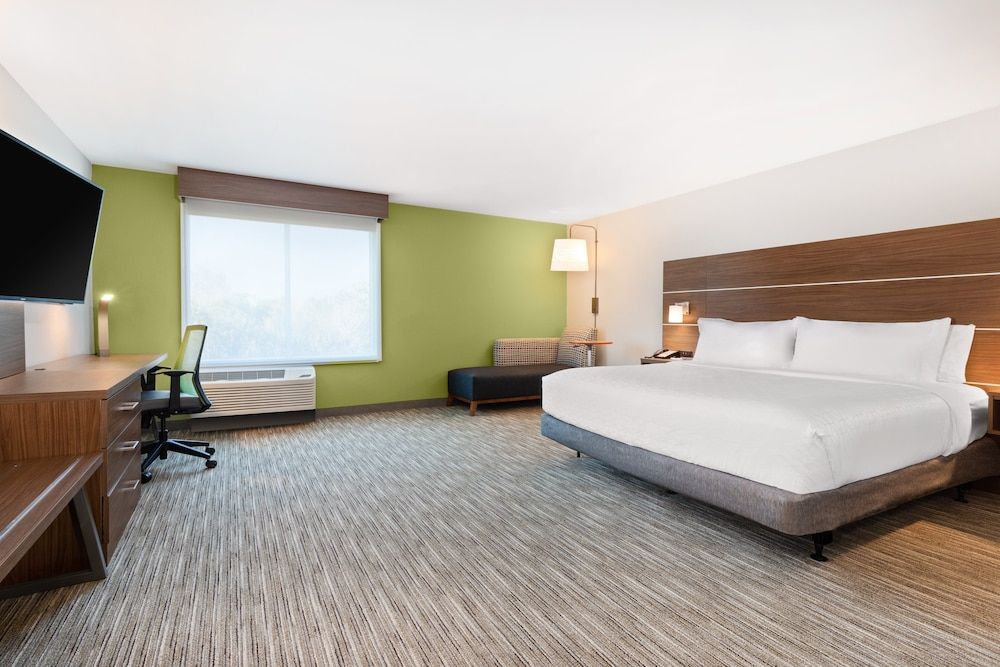 Standard Room, 1 King Bed