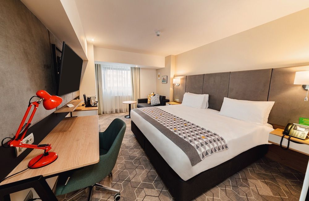 undefined Holiday Inn Bucharest - Times by IHG 10