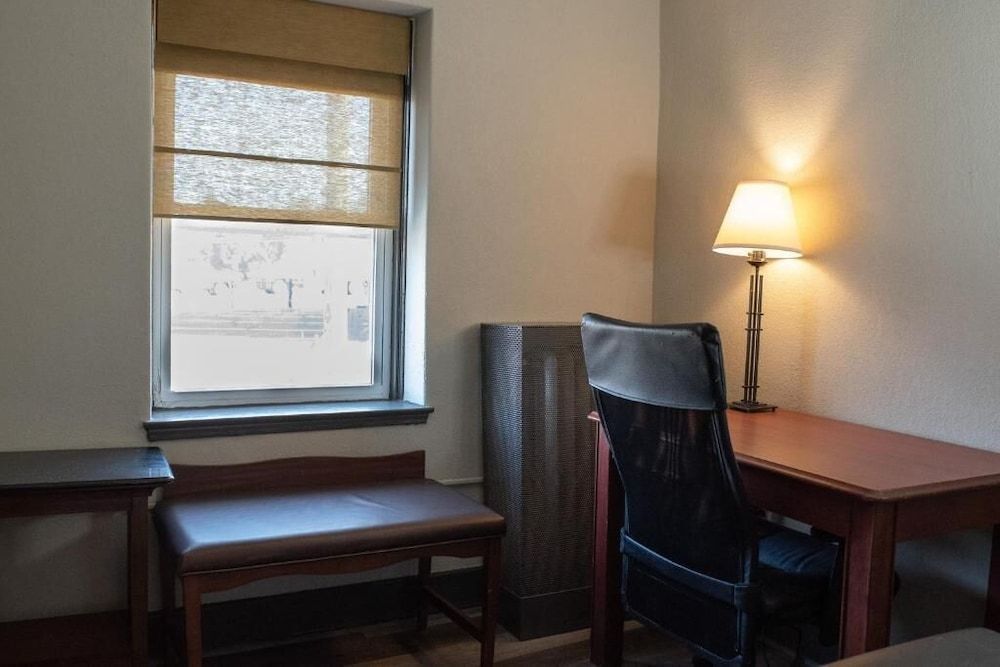 Hotel Chataura Basic Room, 1 King Bed 5