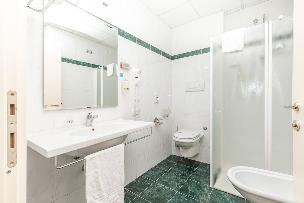 Hotel Impero Single Room 3