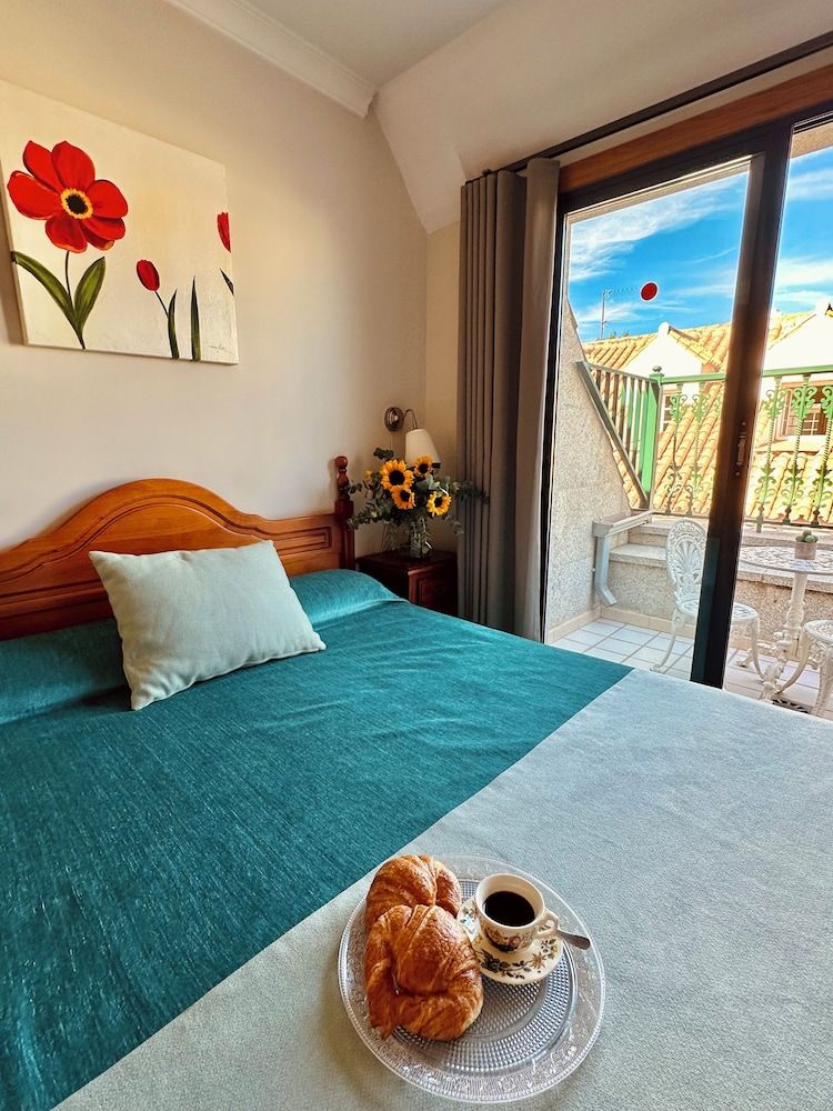 Hotel Reyesol Double Room Single Use 2