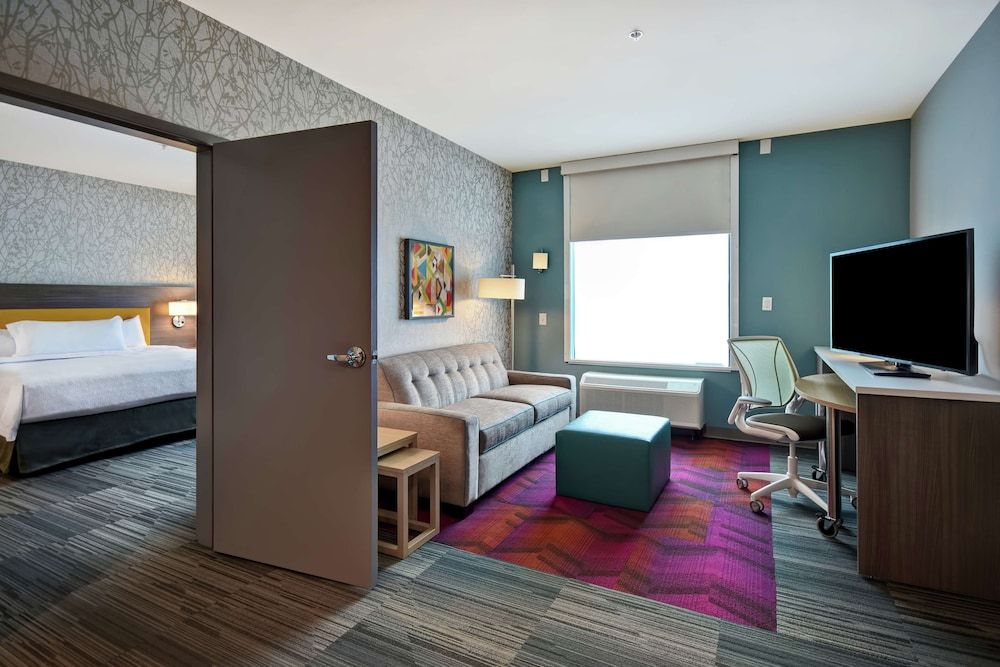 Suite, 1 King Bed, Accessible (Mobility & Hearing, Roll-in Shower)