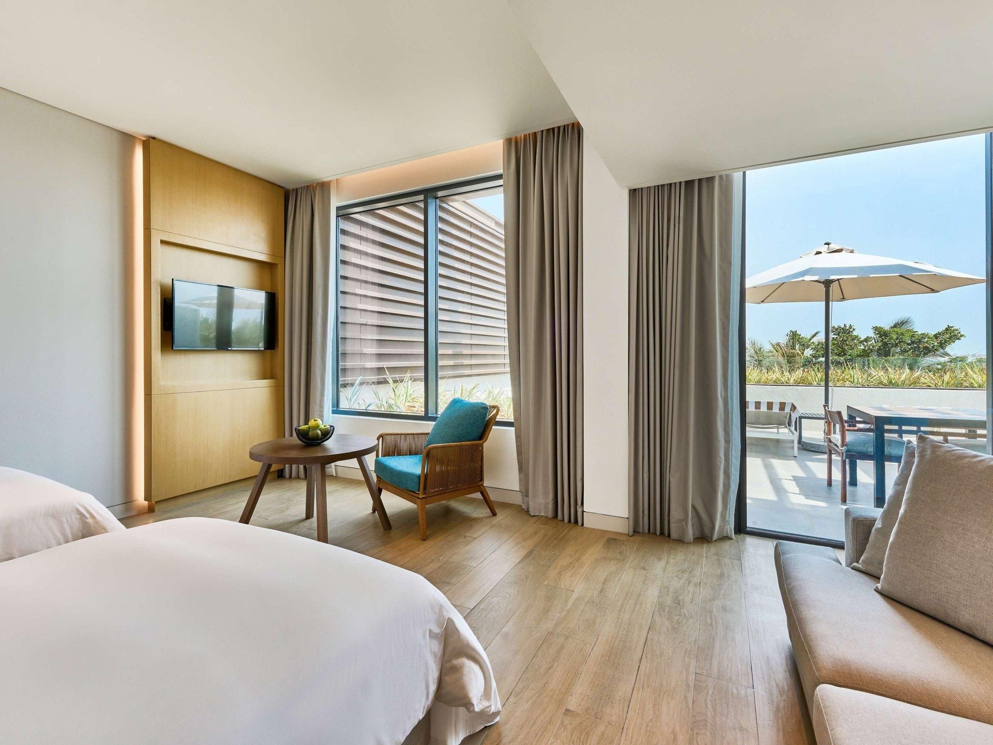 Beachfront Junior Suite with Private Terrace - 02 Single Bed