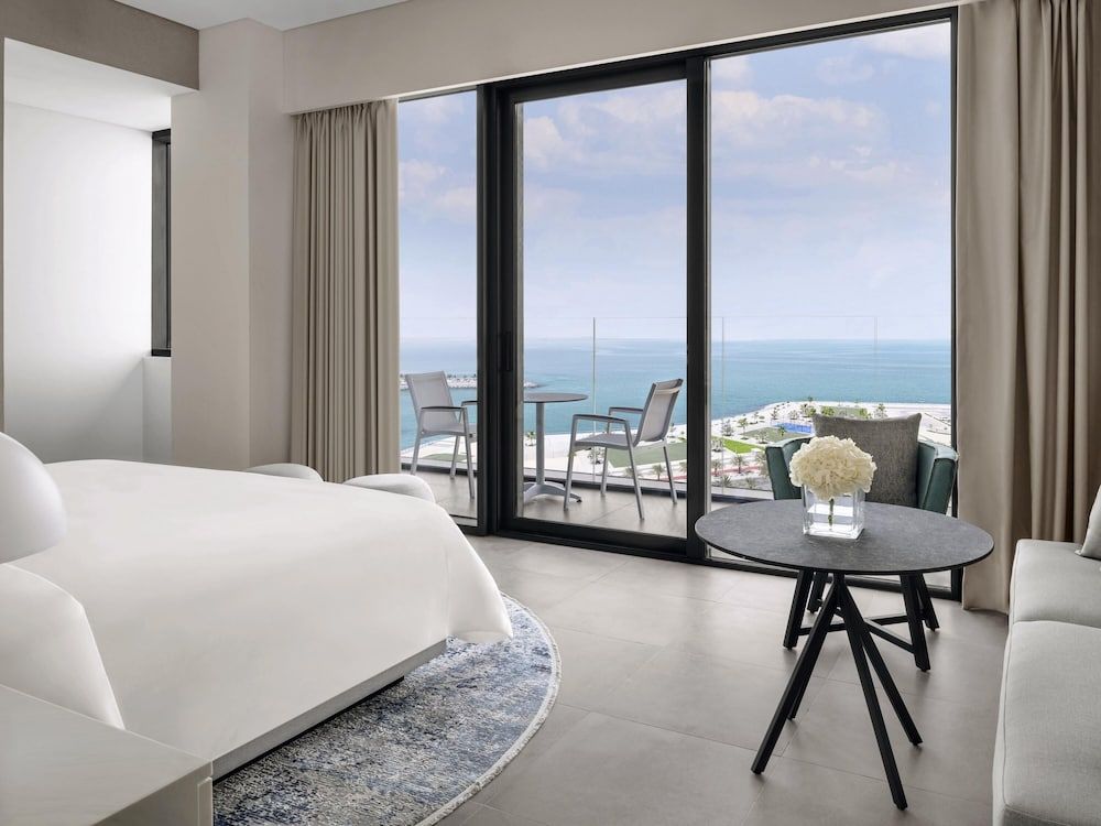 Panoramic Bridge Junior Suite