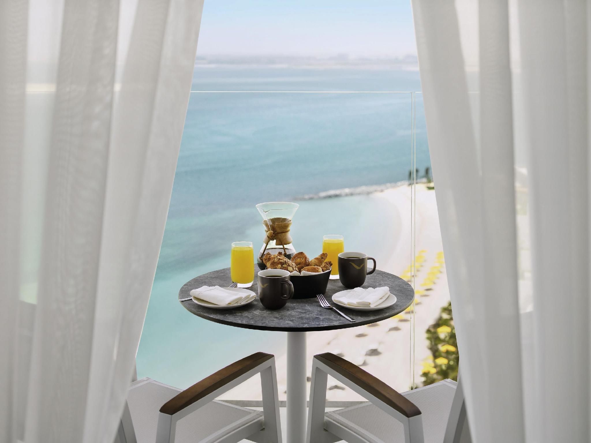 Premium Beach and Pool King Room
