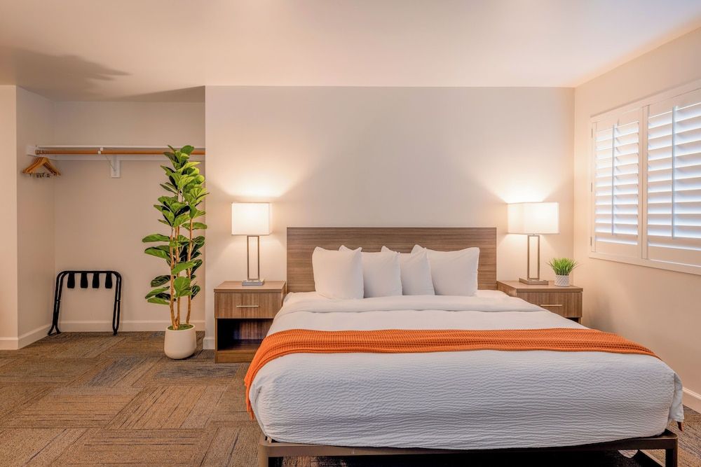 Deluxe Room, 1 King Bed