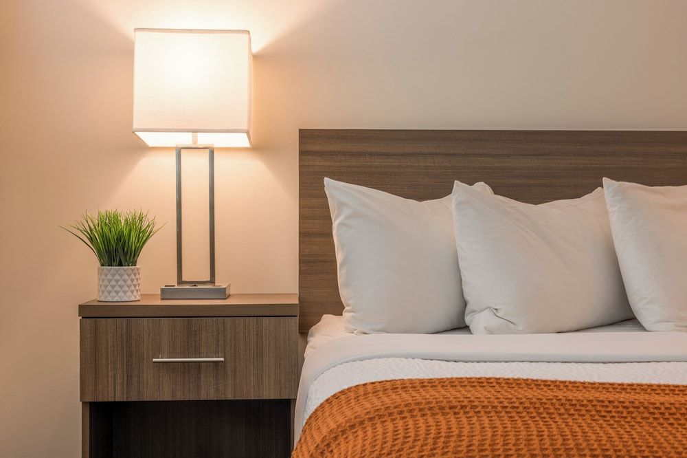 Superior Room, 1 King Bed, Roll-in Shower