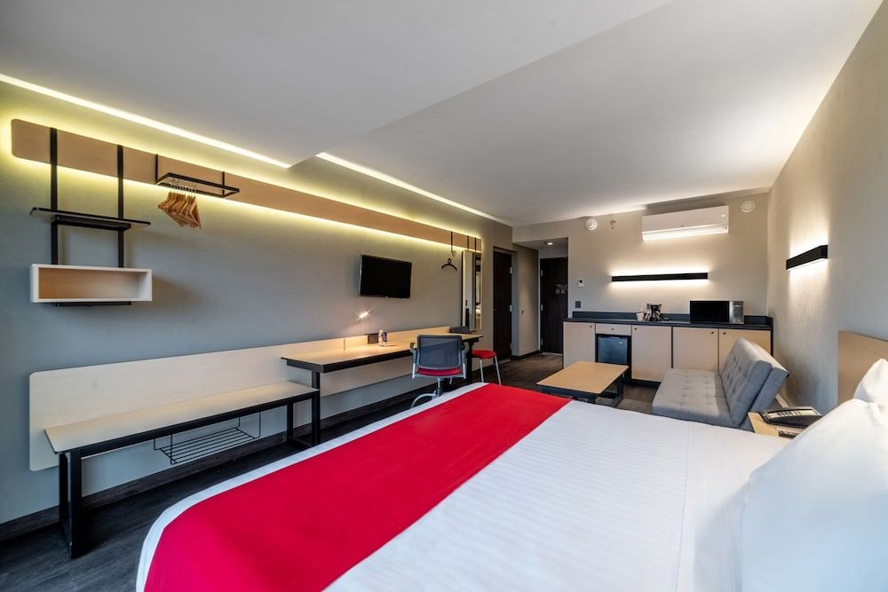 City Express by Marriott Lagos De Moreno Superior Room, 1 King Bed 2