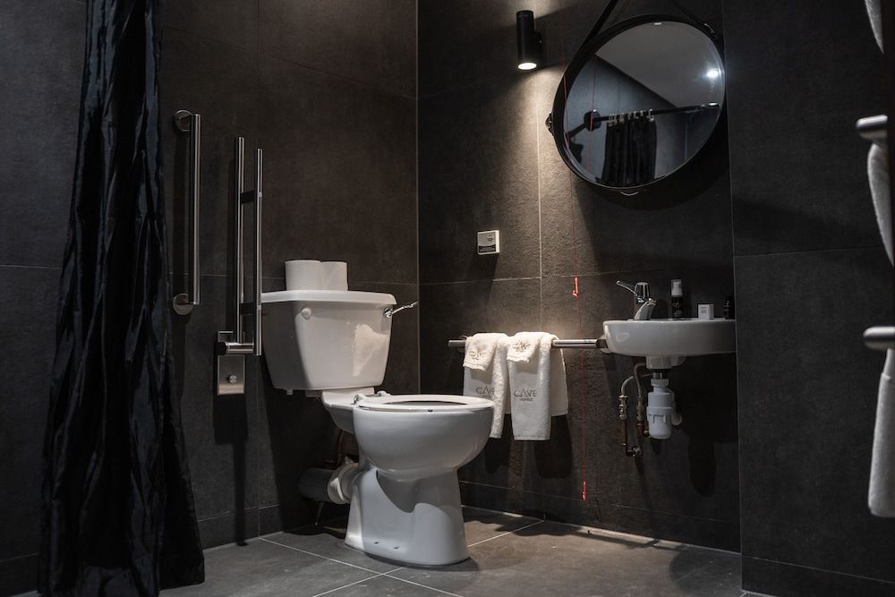 Cave Hotel & Golf Resort Cave Accessible Room 5