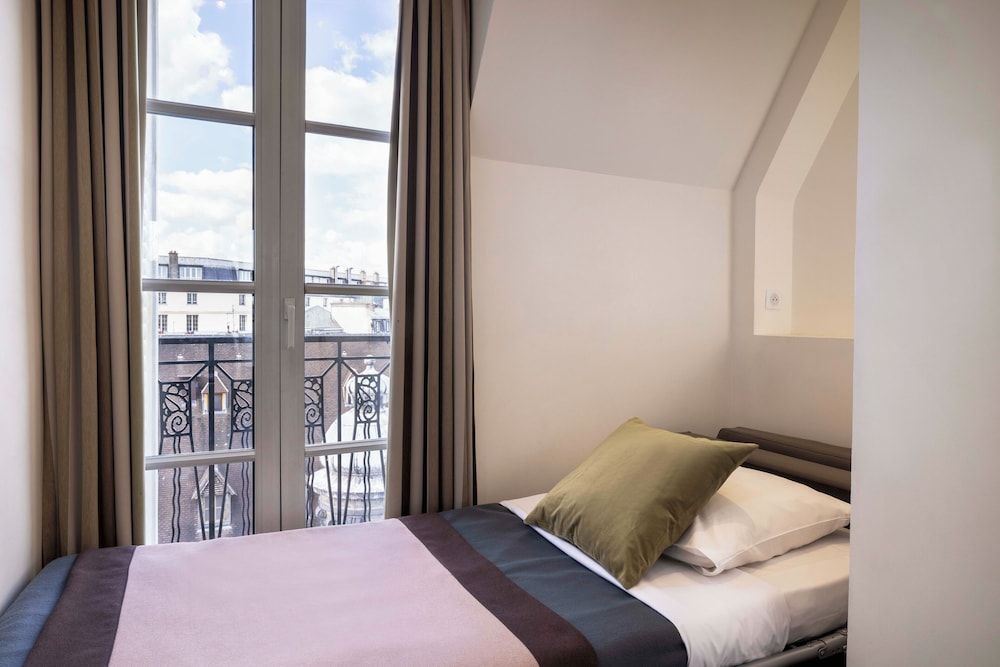 Chambre triple vue tour eiffel