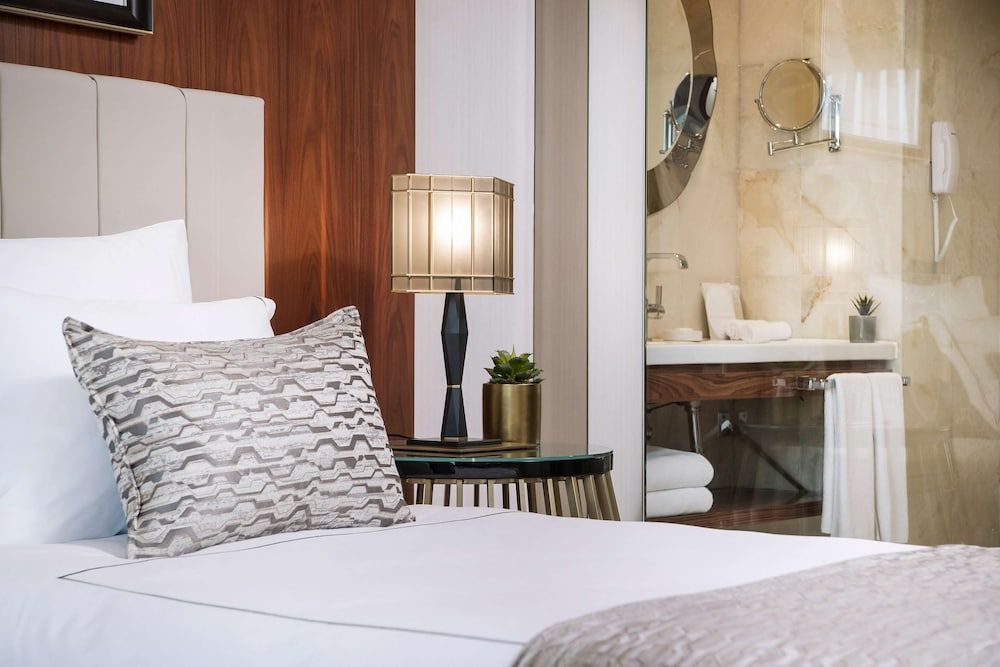 Vogue Hotel Supreme Istanbul Superior Room Land View 6