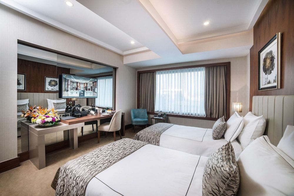 Vogue Hotel Supreme Istanbul Superior Room Land View 3