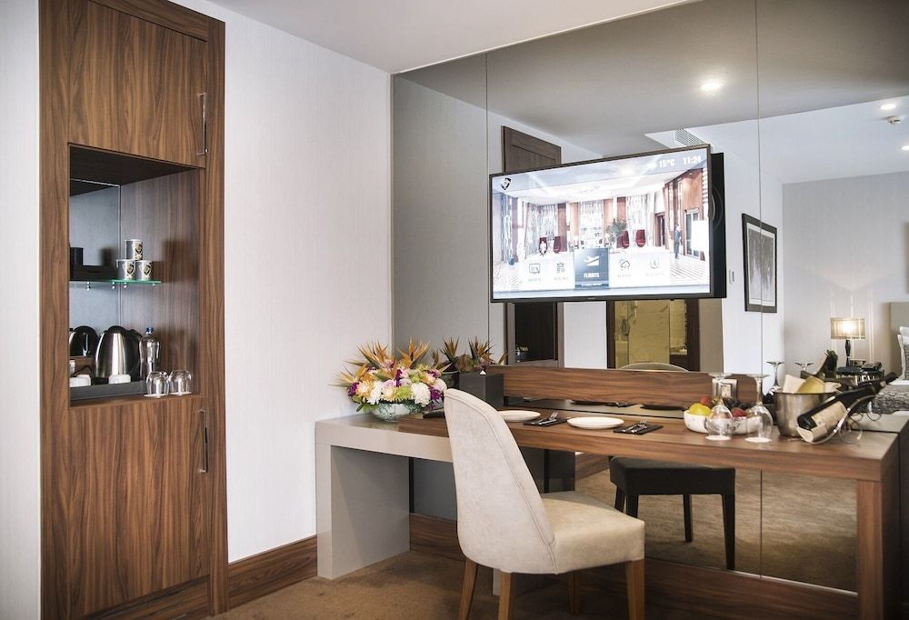 Vogue Hotel Supreme Istanbul Superior Room Land View 9