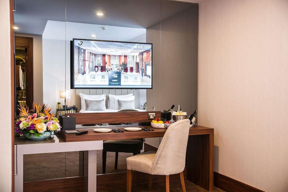 Vogue Hotel Supreme Istanbul Superior Room Land View 10