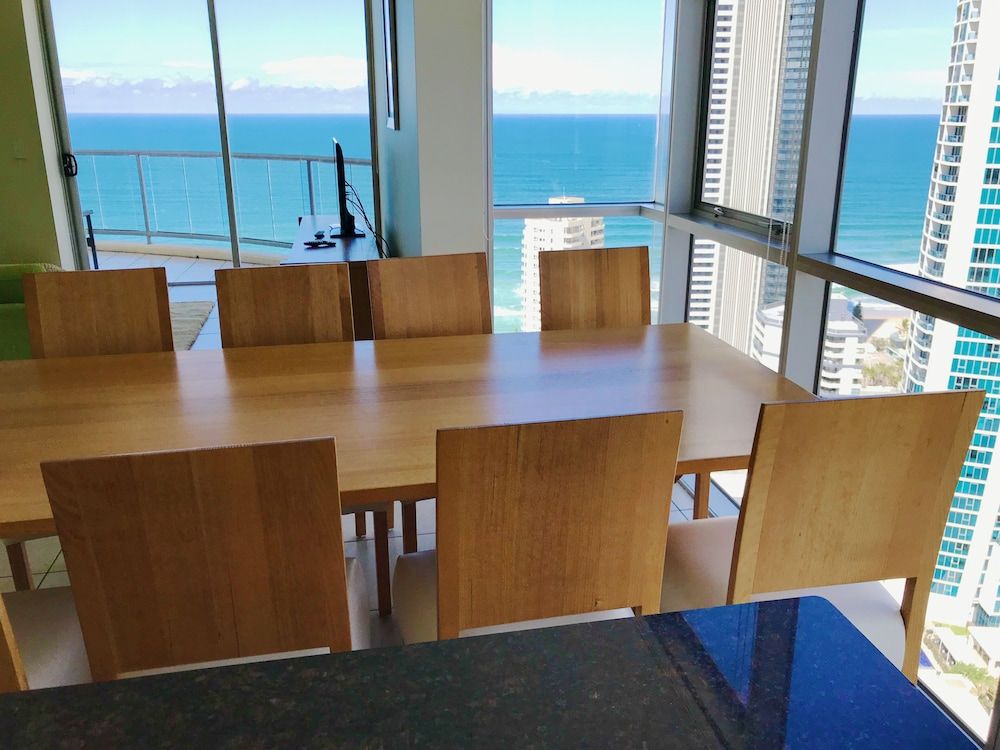 Peep Sleep Chevron Towers Family Apartment 8