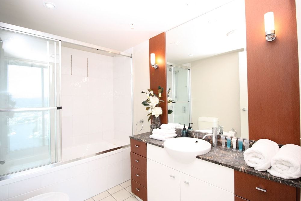 Peep Sleep Chevron Towers Deluxe Apartment 10