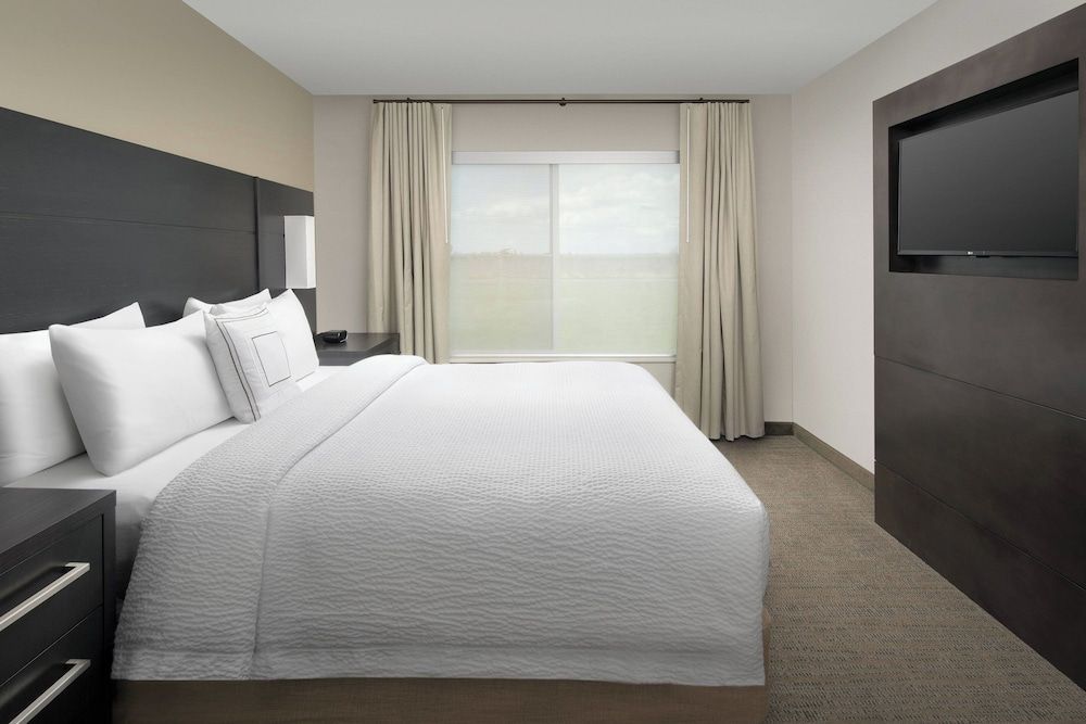 Suite, 2 Bedrooms (Mobility Accessible, Tub)
