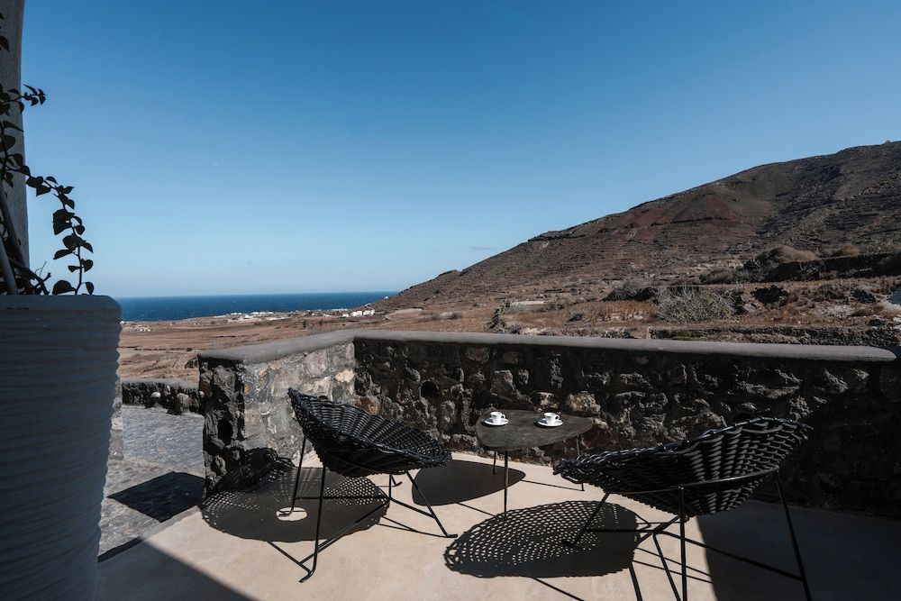 Danae Suites Santorini Deluxe Suite with Sea View 7