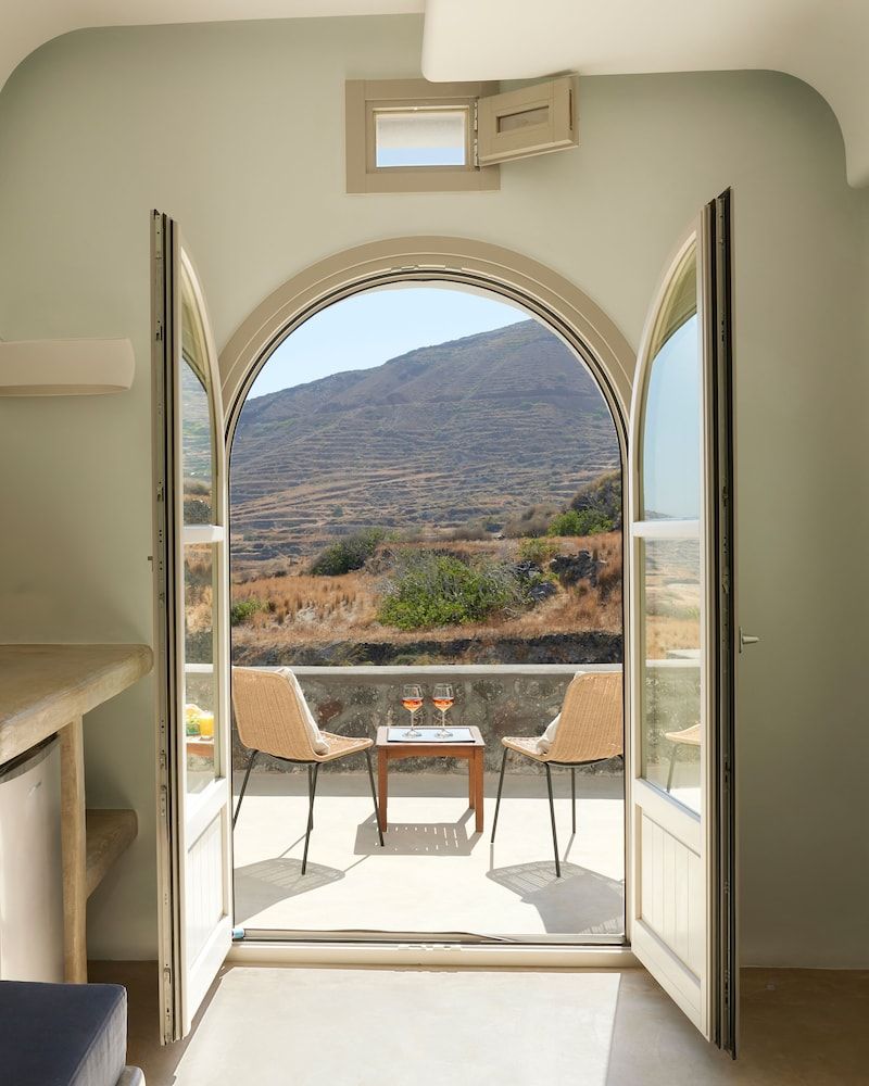 Danae Suites Santorini Deluxe Suite with Sea View 8