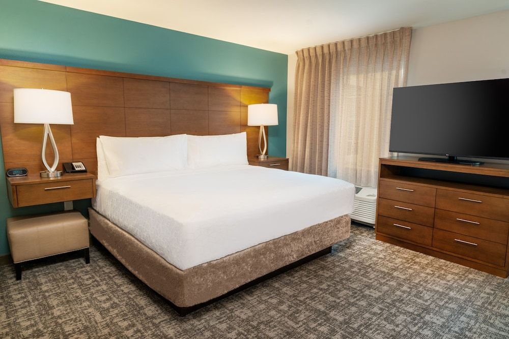 Studio Suite, 1 King Bed, Accessible, Kitchen (Communication Accessible)