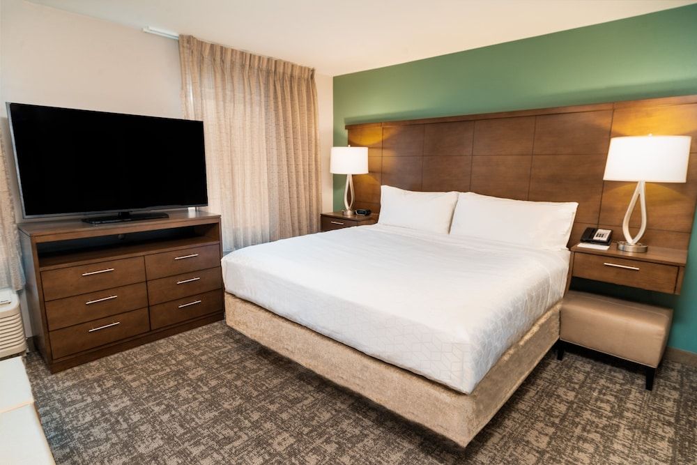 Studio Suite, 1 King Bed, Accessible, Kitchen (Mobility Roll-In Shower)