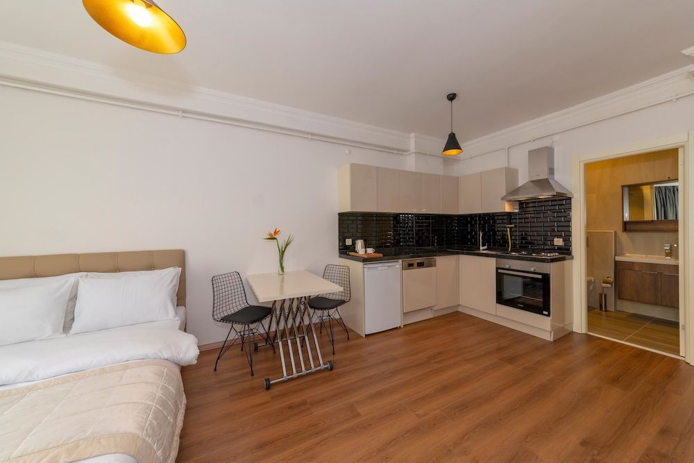 Joy Suites Superior Double Room, 1 Double Bed 3