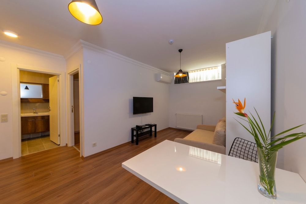 Joy Suites Basement Suite 8