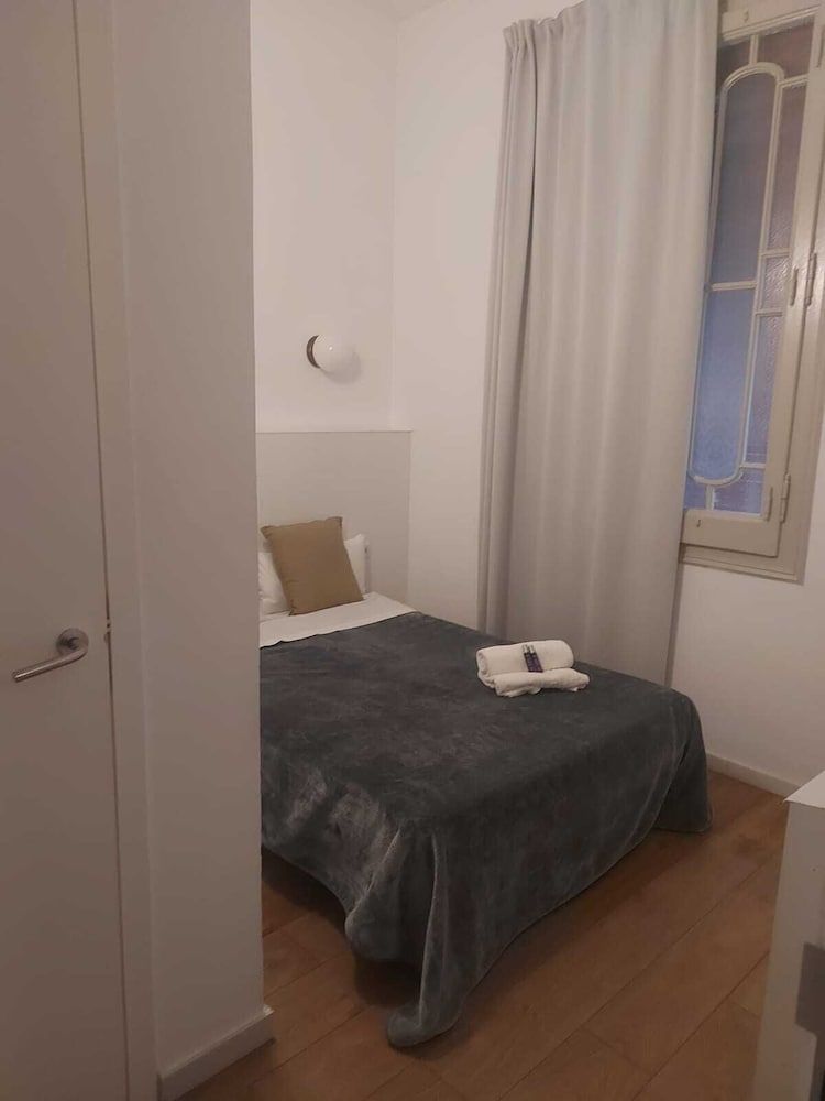 Hostal Argo Economy Double Room, 1 Double Bed, Private Bathroom (Interior-No views) 4