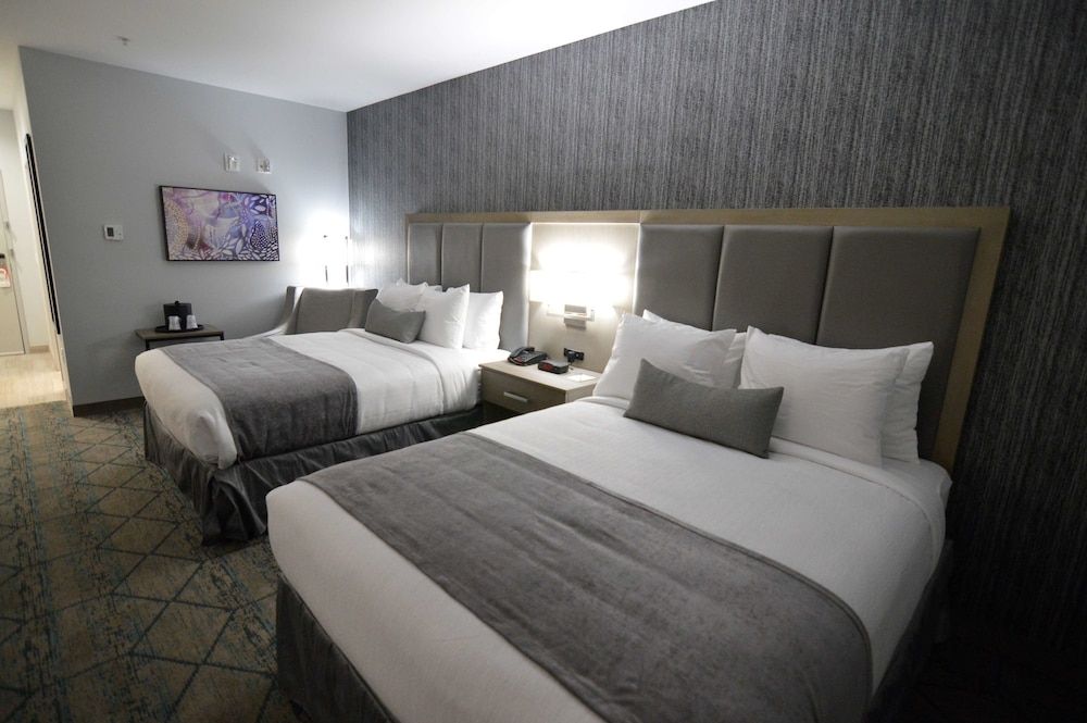 Best Western Plus Executive Residency Oklahoma City I-35 Standard Room, 2 Queen Beds, Accessible, Refrigerator & Microwave 2