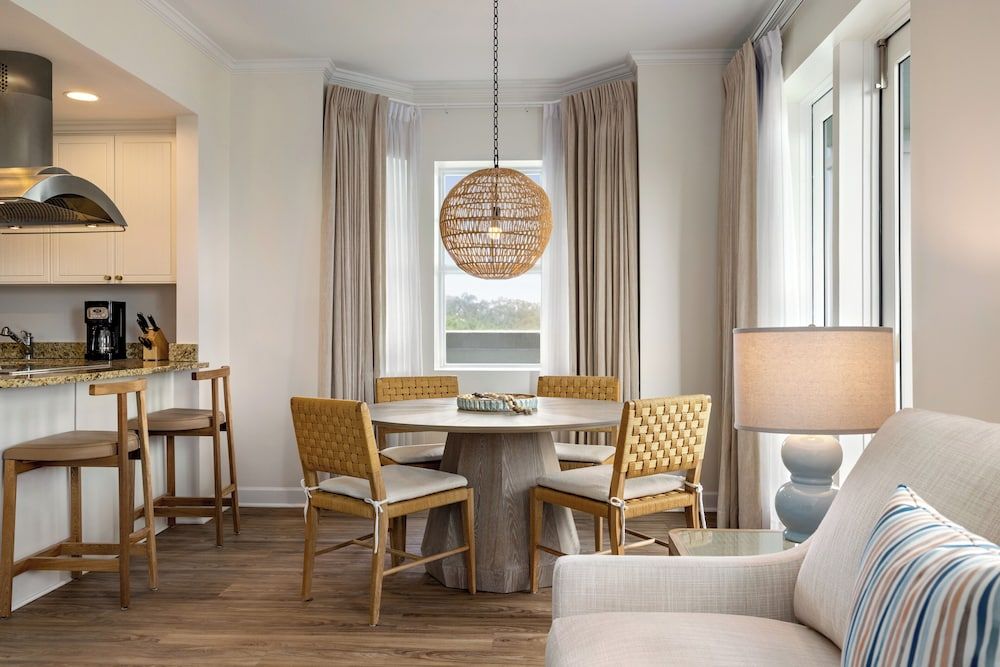 Premier Suite, 3 Bedrooms (Family Residence, 1 King, 1 King, 2 Queens)