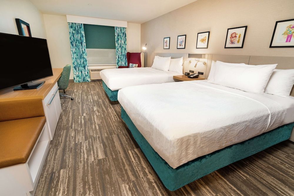 Room, 2 Queen Beds (Drinks & Snacks)