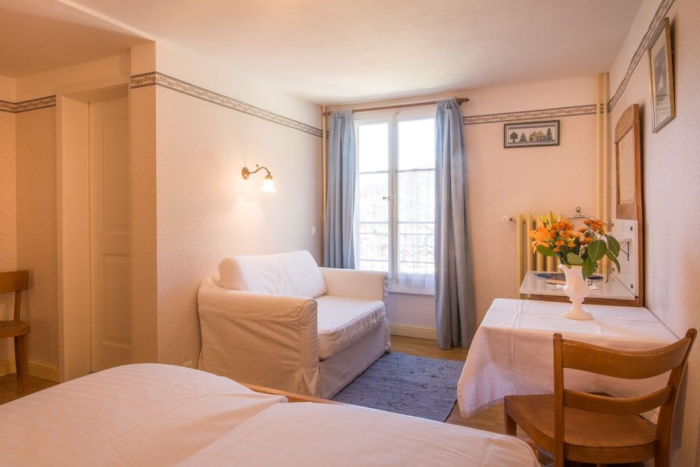 undefined Hotel Falken 3