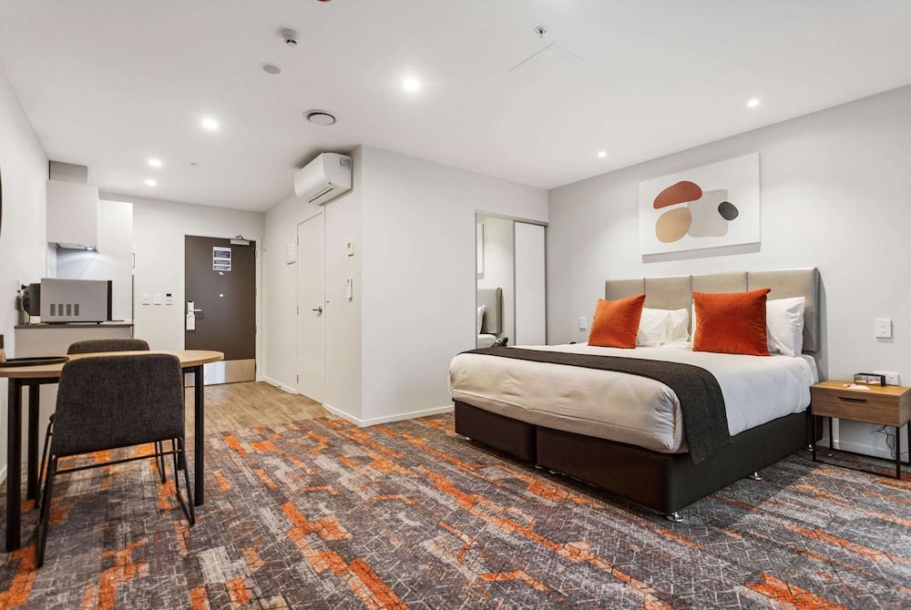 Apartment, Accessible, Kitchenette (Non-Motorway Facing)