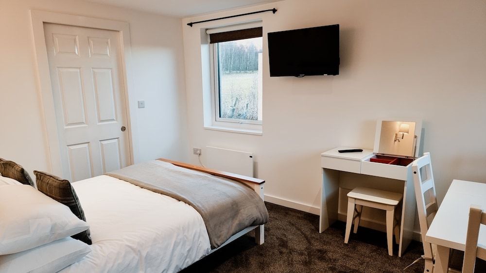 Carn Mhor Bed and Breakfast Triple Room, Ensuite 5