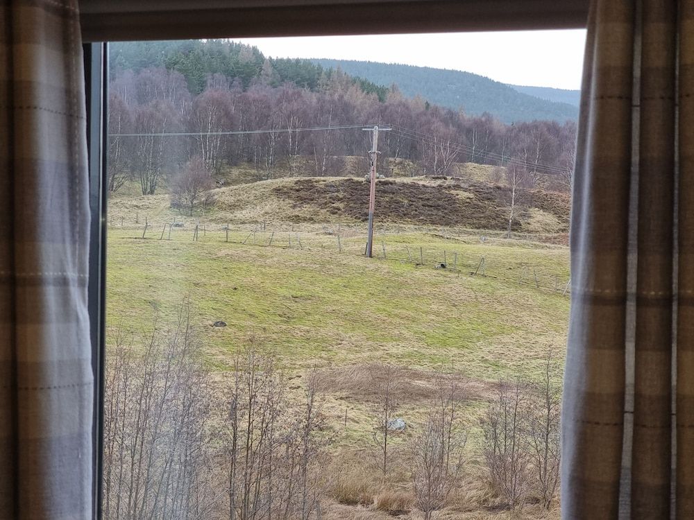 Carn Mhor Bed and Breakfast Standard Triple Room, Private Bathroom 3