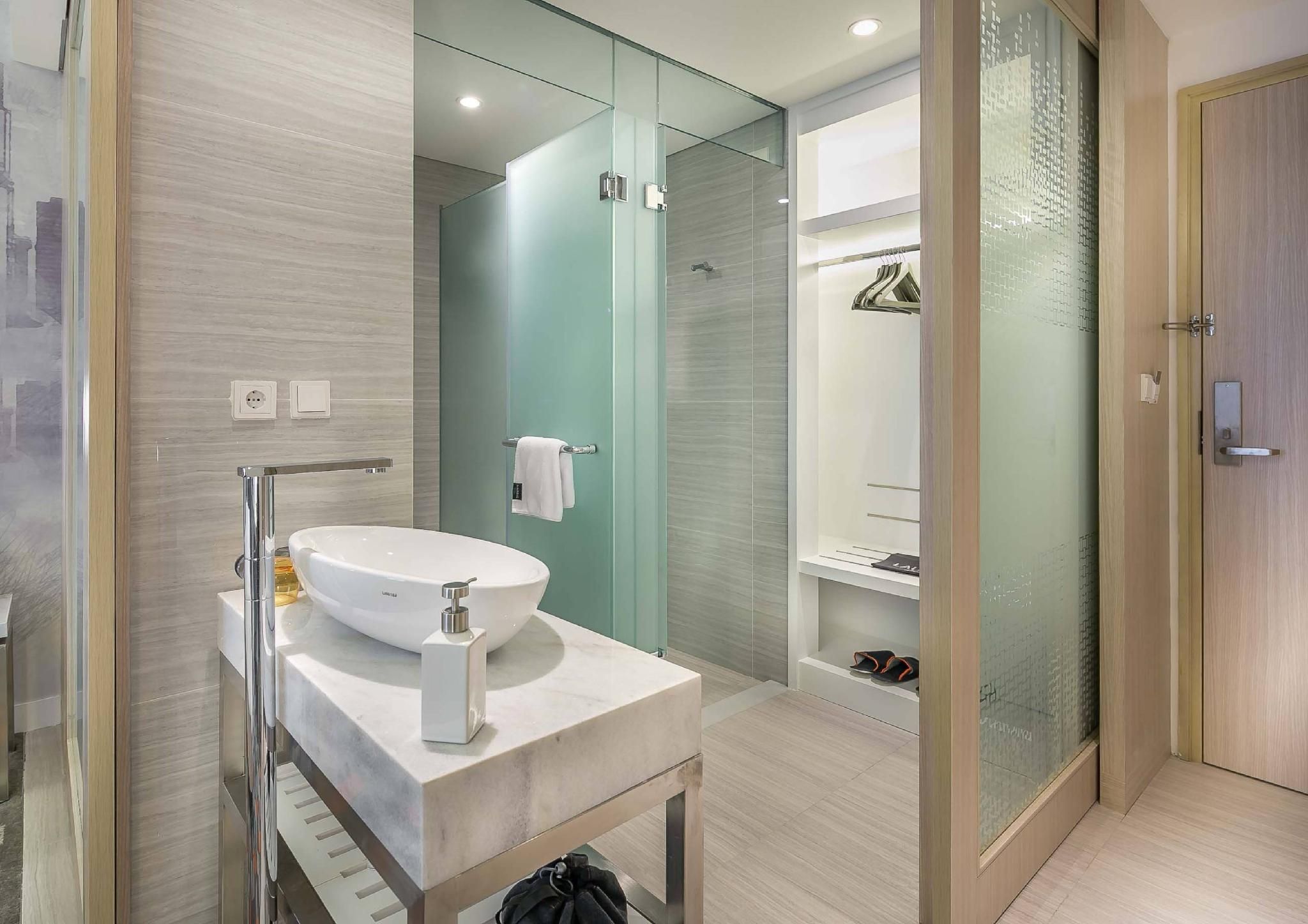 Vertu Executive Room