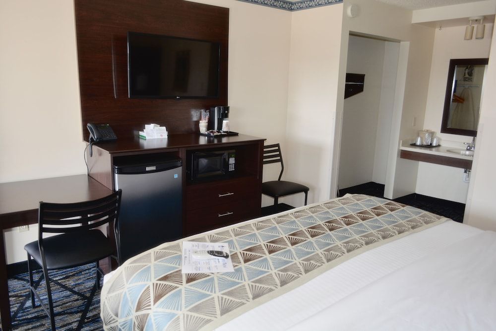 Standard Room, 1 King Bed