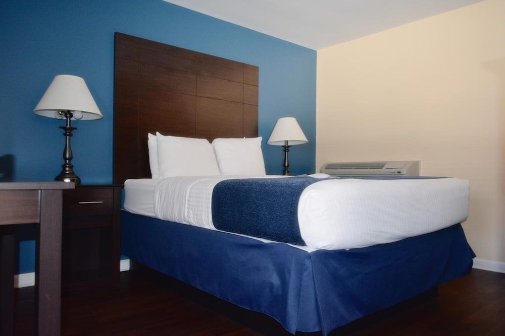 Standard Room, 1 Queen Bed